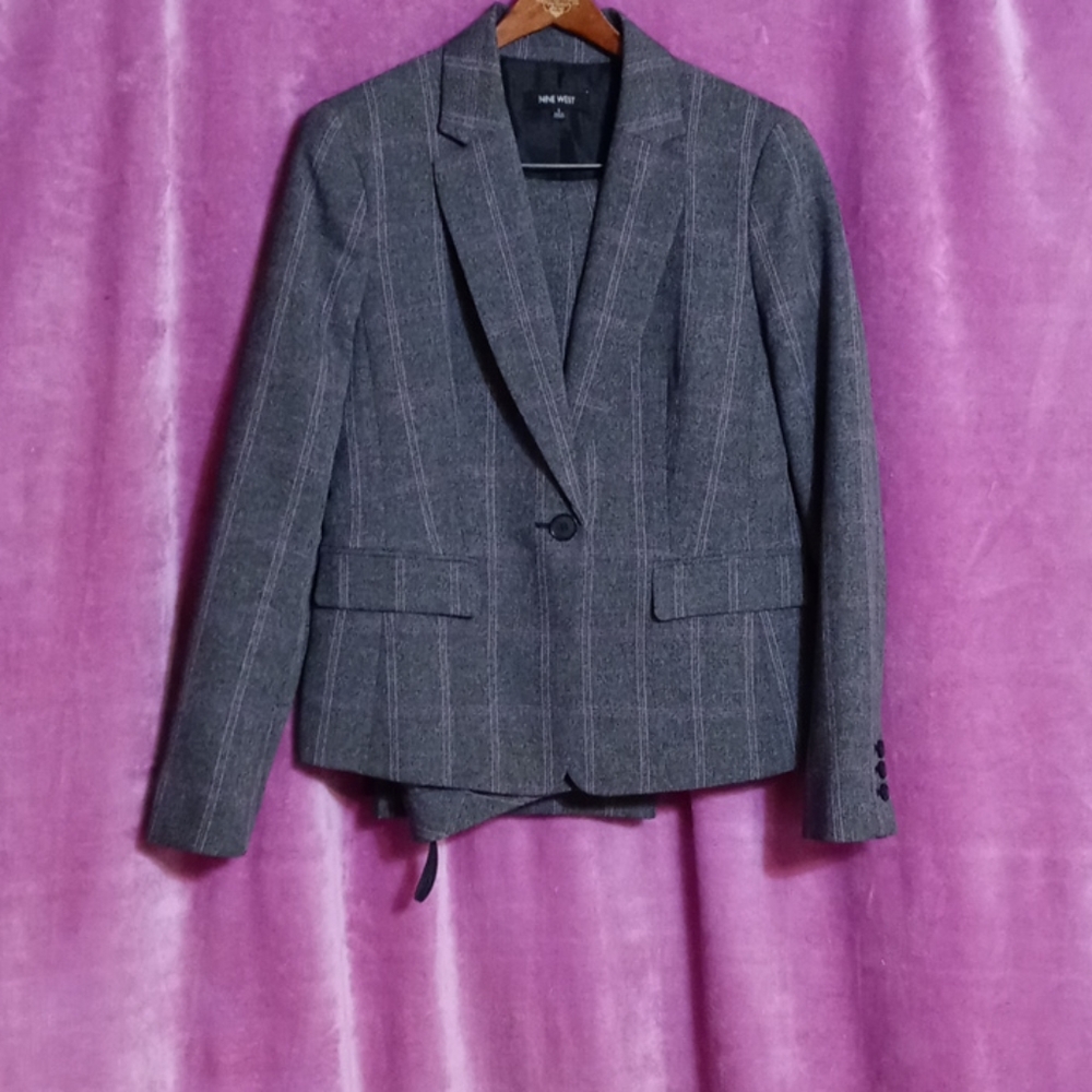 Nine West Suit Jacket  (Matching pants in size 12 also listed)